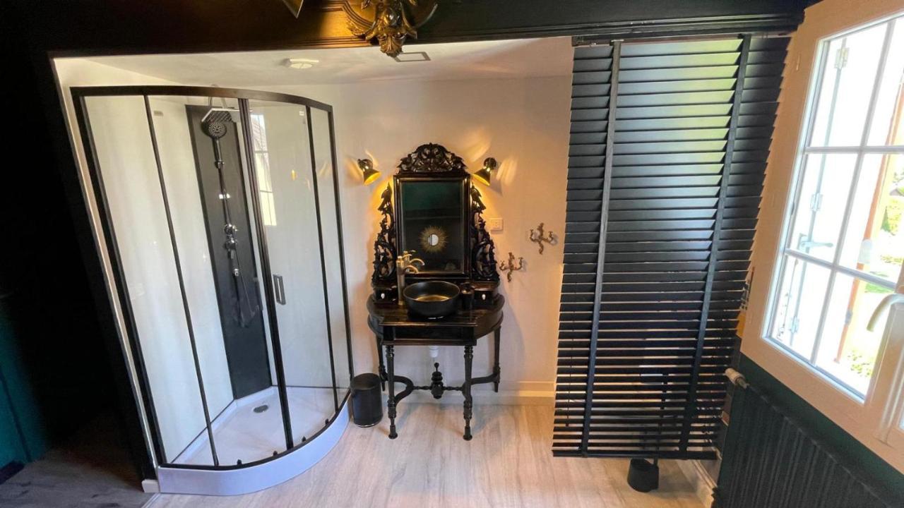 Les Nuits Victoriennes Bed & Breakfast Saint-Germain-du-Corbeis ภายนอก รูปภาพ